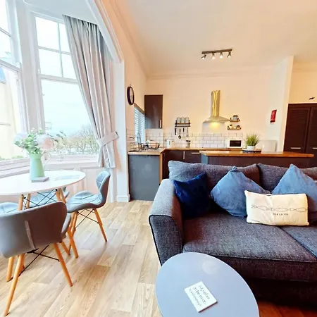 Feriehus The Lookout At - Stunning Seaview And Castle View - Near Amenities And