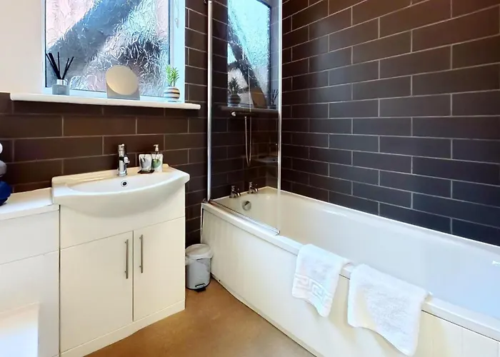 The Lookout At - Stunning Seaview And Castle View - Near Amenities And