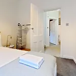 The Lookout At - Stunning Seaview And Castle View - Near Amenities And Nyaraló *